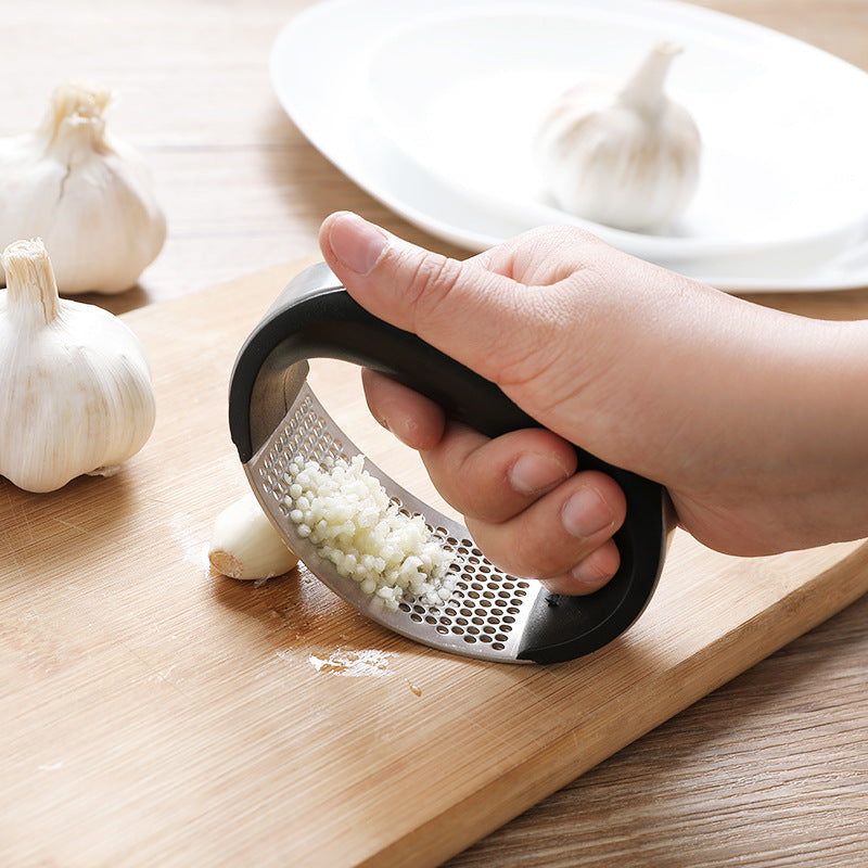 No-Fuss Garlic Press for Quick, Mess-Free Mincing