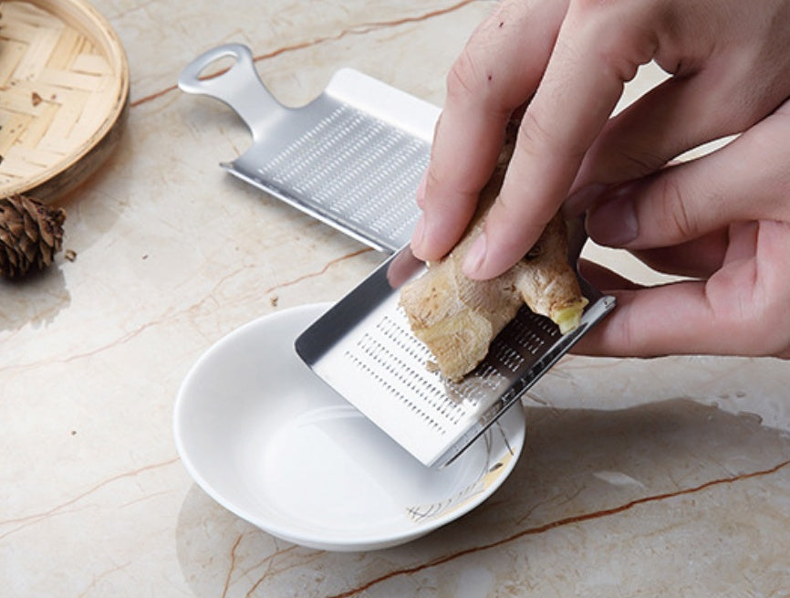 No-Fuss Garlic Press for Quick, Mess-Free Mincing